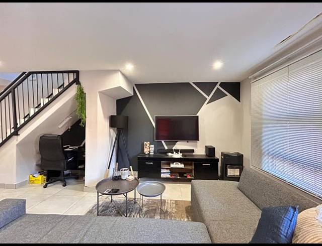 2 BEDROOM APARTMENT FOR SALE IN THERESAPARK